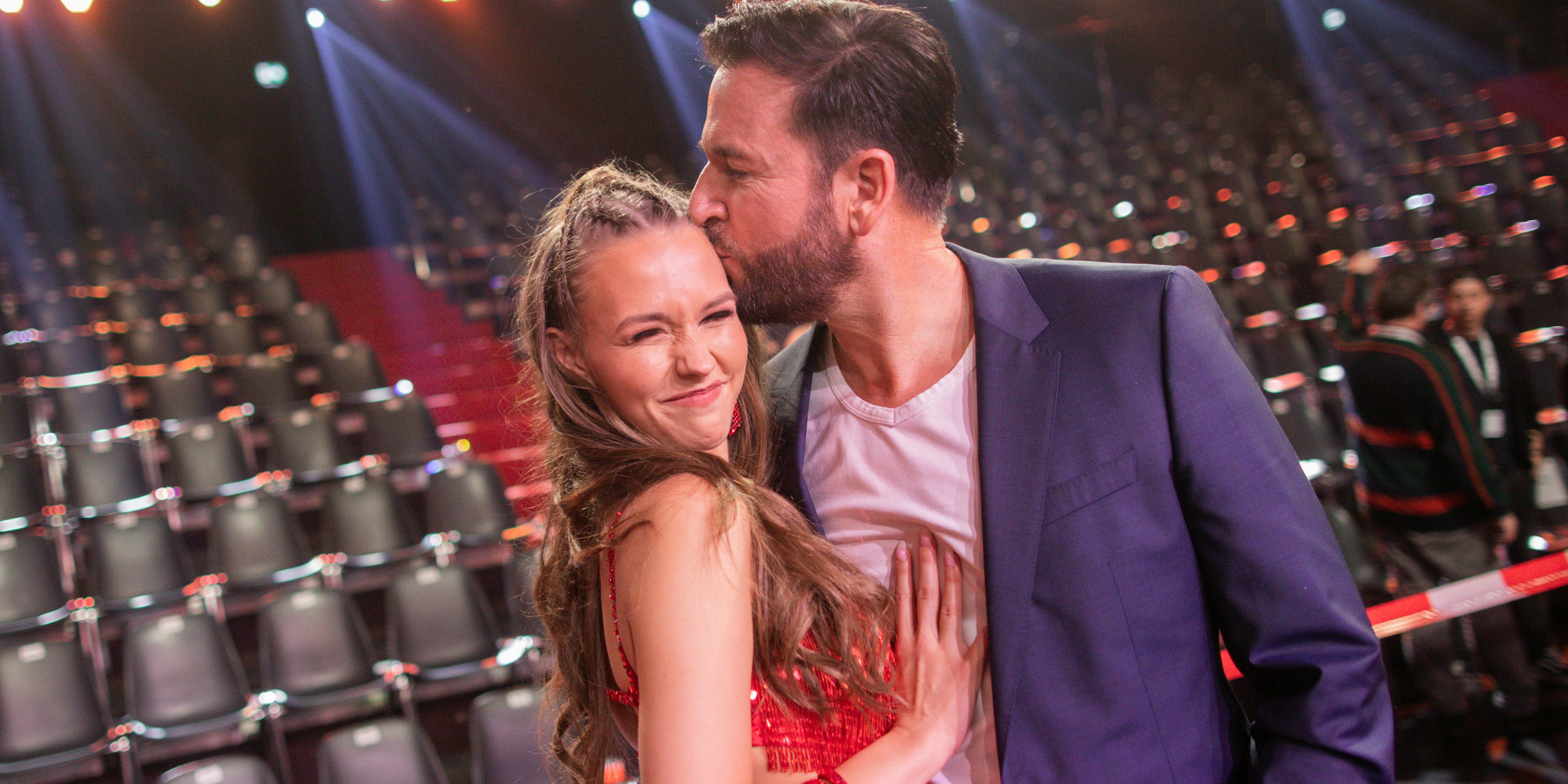 Wenn Laura und Michael Anfang August wirklich "JA!" sagen sollten, darf Laura nicht mal anstoßen. Sie wird zu dem Zeitpunkt nämlich erst knappe 20 sein. Und in den USA darf erst ab 21 getrunken werden