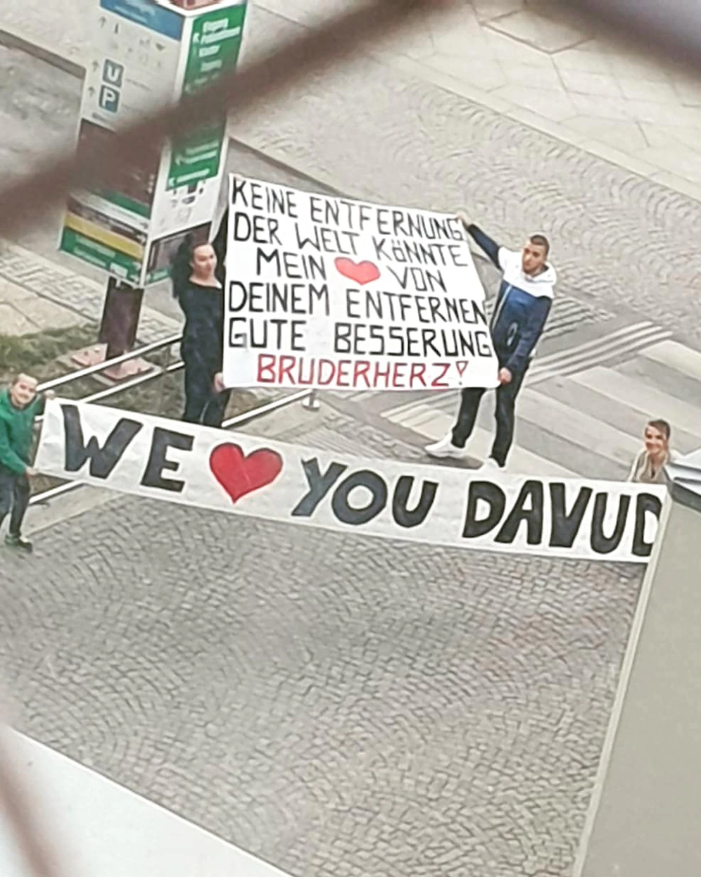 Die Überraschung ist Davuds Geschwistern gelungen.&nbsp;