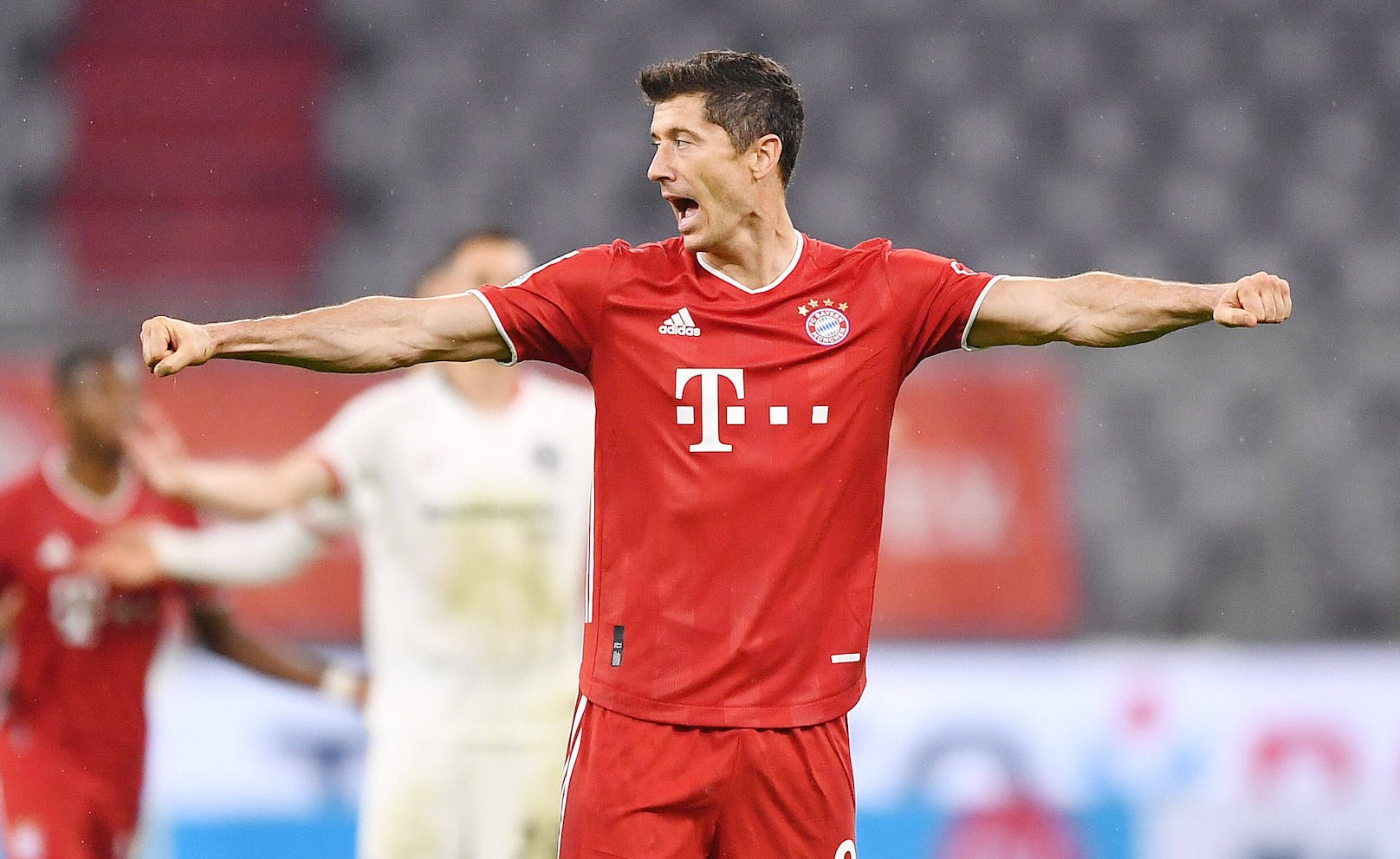 Robert Lewandowski schießt die Bayern ins DFB-Pokalfinale.