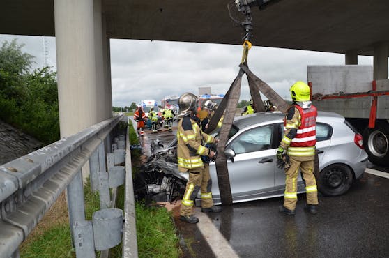 Schwerer Unfall für kilometerlangen Stau auf A3