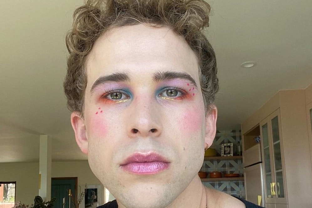 Tommy Dorfman hat seine negativen Erlebnisse mit dem italienischen Label in seiner Instastory geschildert,