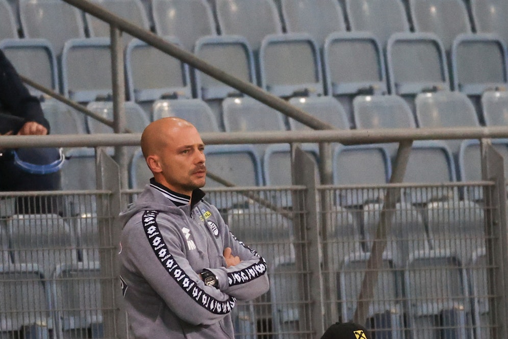 Sturm-Coach Nestor El Maestro ist schon wieder ausgerastet.