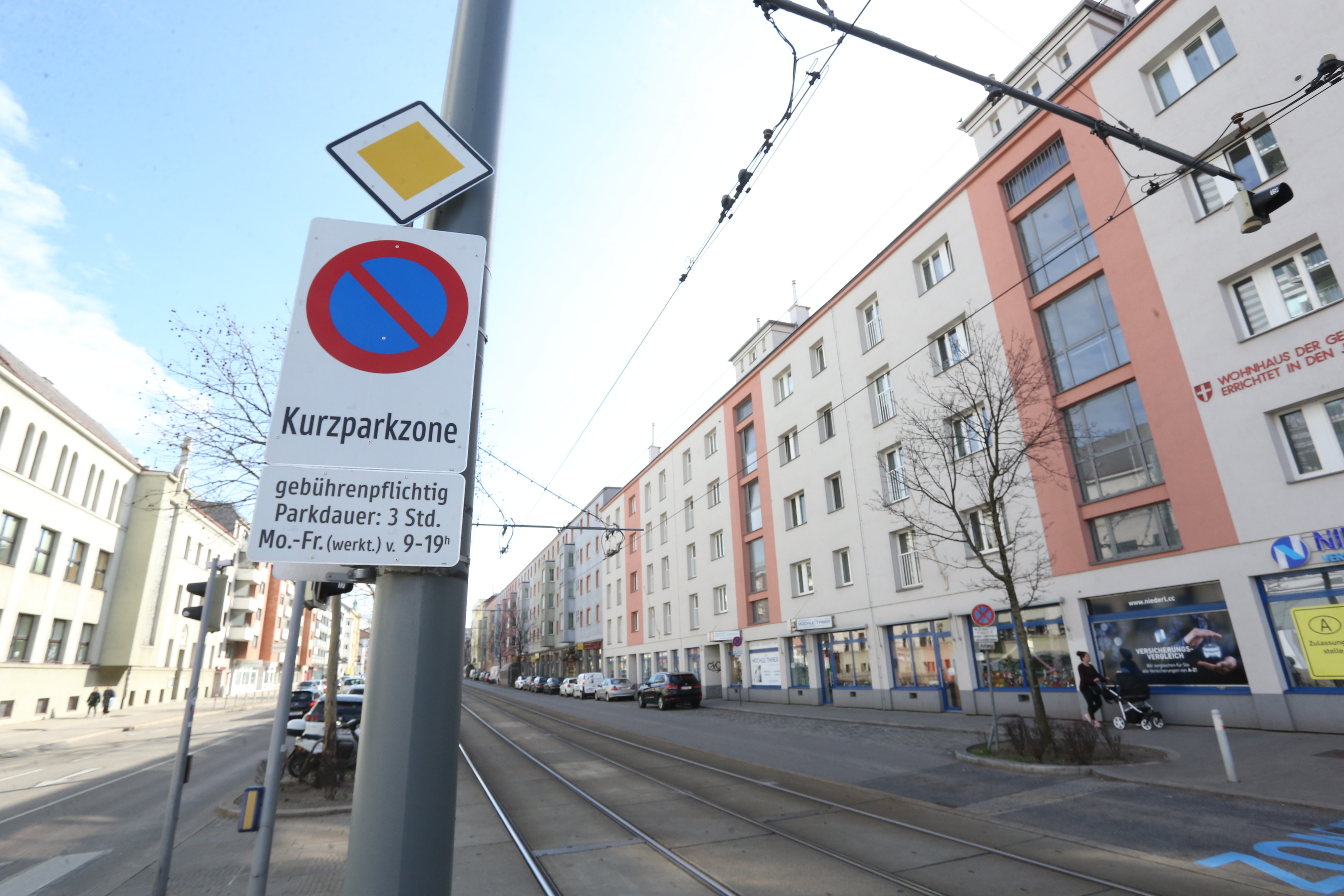 Eine Kurzparkzone in Wien-Simmering