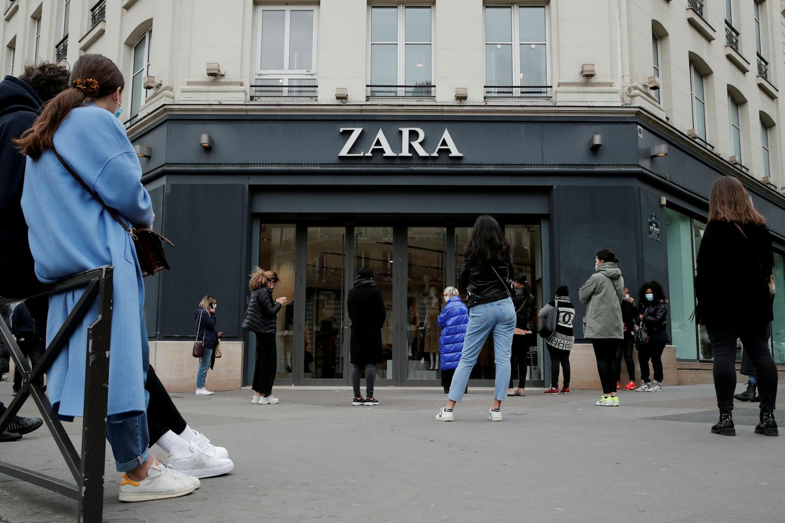 Zara-Mutter schließt bis zu 1.200 Läden