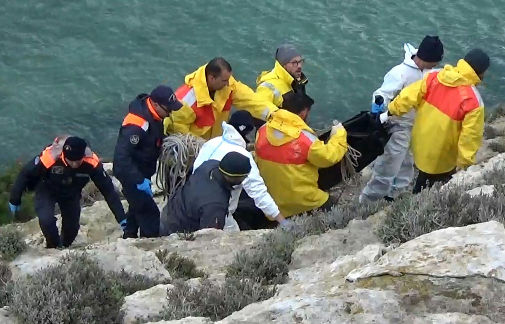 34 tote Flüchtlinge vor Küste Tunesiens geborgen