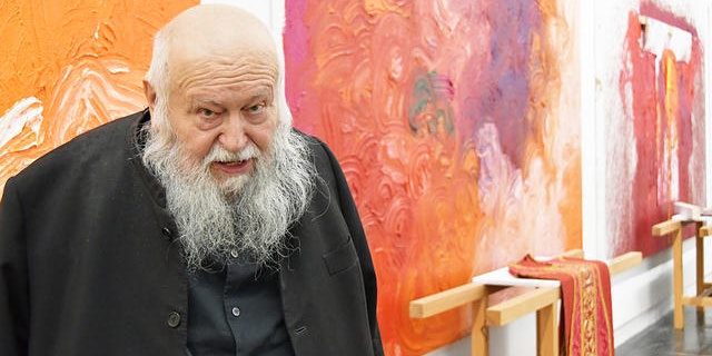 Nitsch mit neueren Kunstwerken.