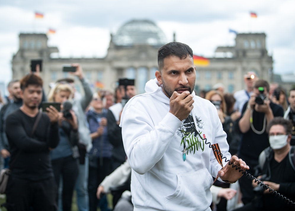 Wurde als veganer Koch zum Star, tritt nun als 