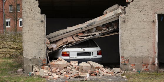 Eine 84-jährige Kärntnerin wurde am Freitagvormittag bei einem Autounfall schwer verletzt. (Symbolfoto)