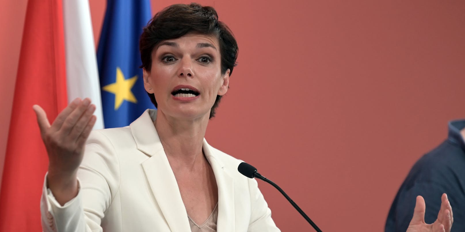 SPÖ-Chefin Pamela Rendi Wagner übt Kritik an der türkis-grünen Corona-Politik