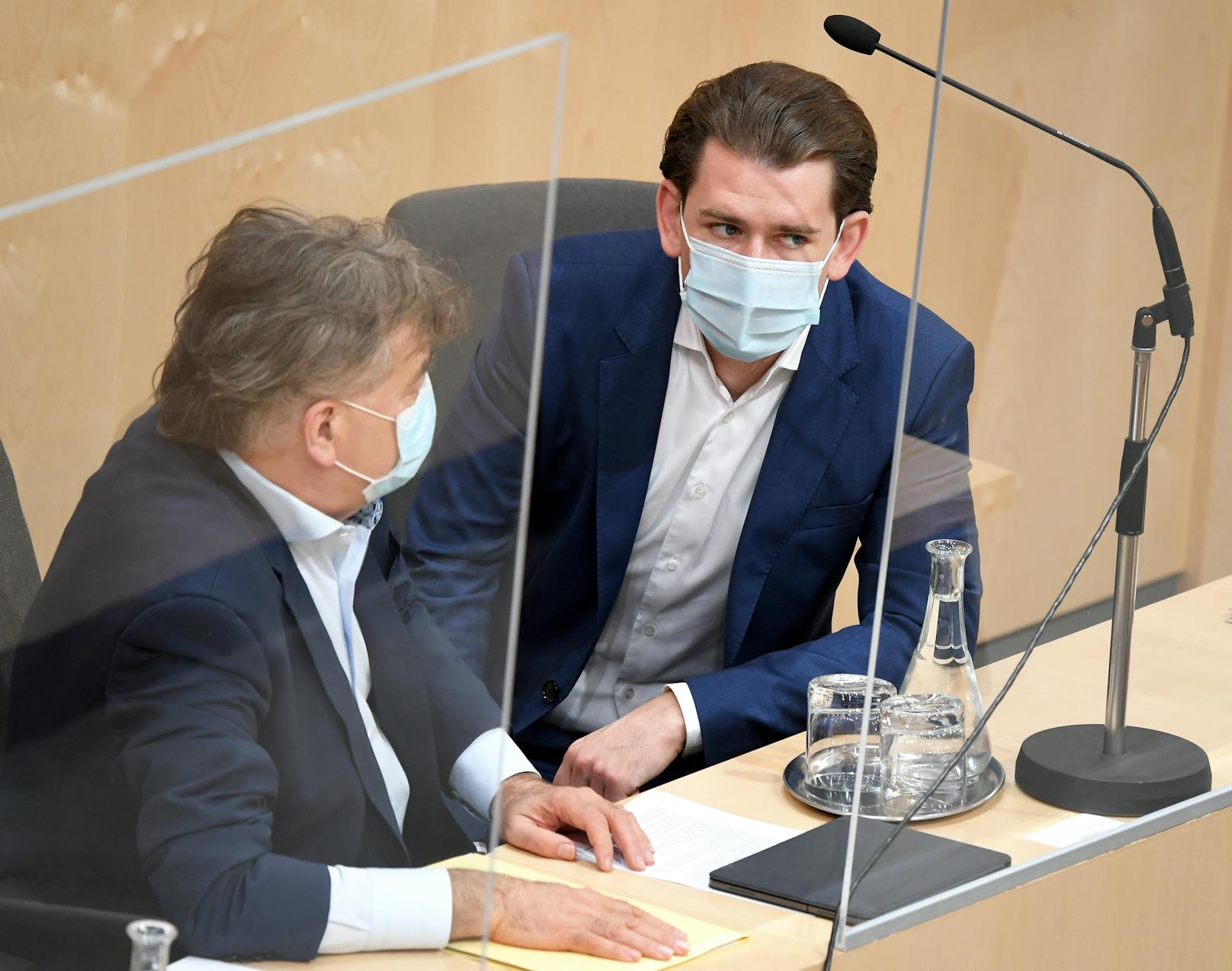 Vizekanzler Werner Kogler (Grüne) und Bundeskanzler Sebastian Kurz (ÖVP).