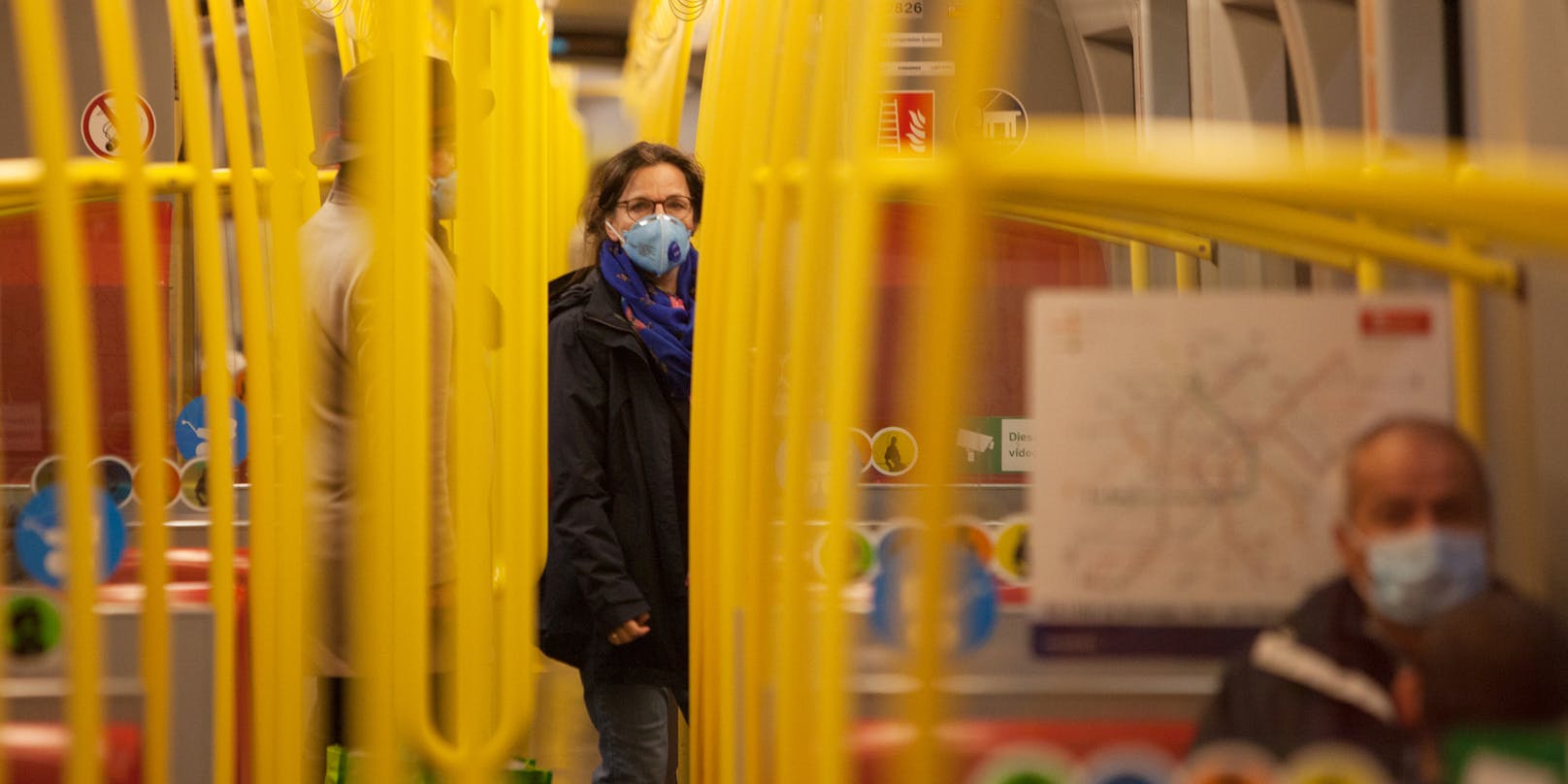 Maskenpflicht in den Öffis bleibt weiter aufrecht.