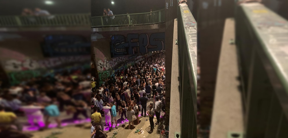 Tausende Wiener feiern am Donaukanal, ohne den Sicherheitsabstand einzuhalten.