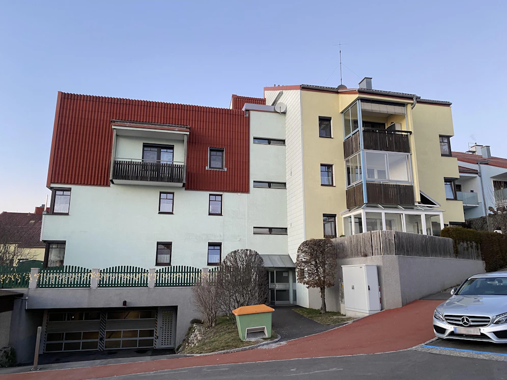 In diesem Haus wurde das Baby vor einer Wohnungstür abgelegt.