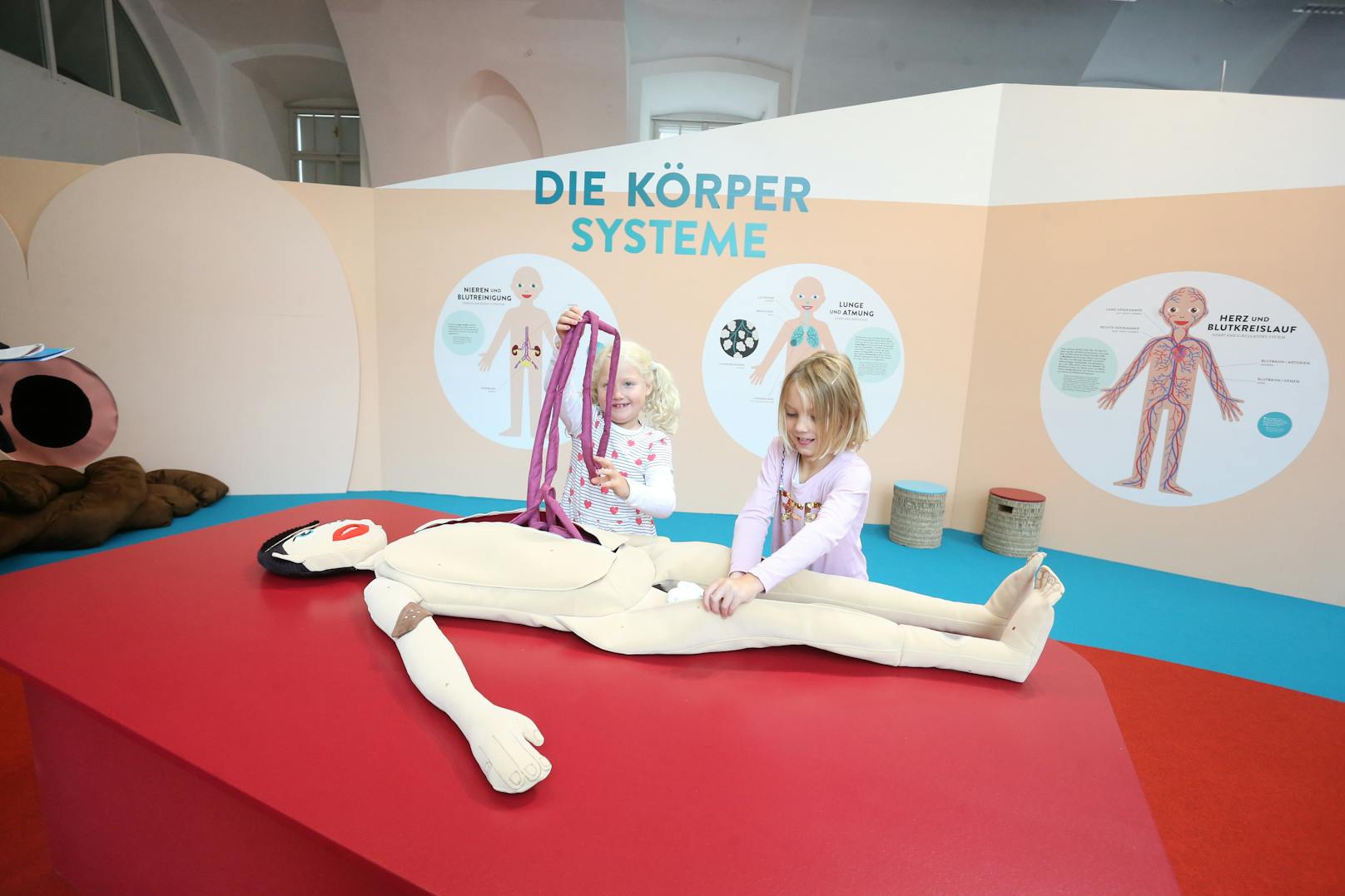 Die Mitmach-Ausstellung widmet sich dem Thema Körper.