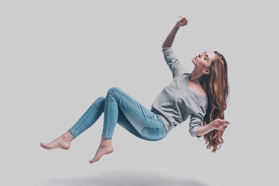 Skinny Jeans schmeicheln der Figur. Jedoch können sie auch die Bildung von Orangenhaut begünstigen.
