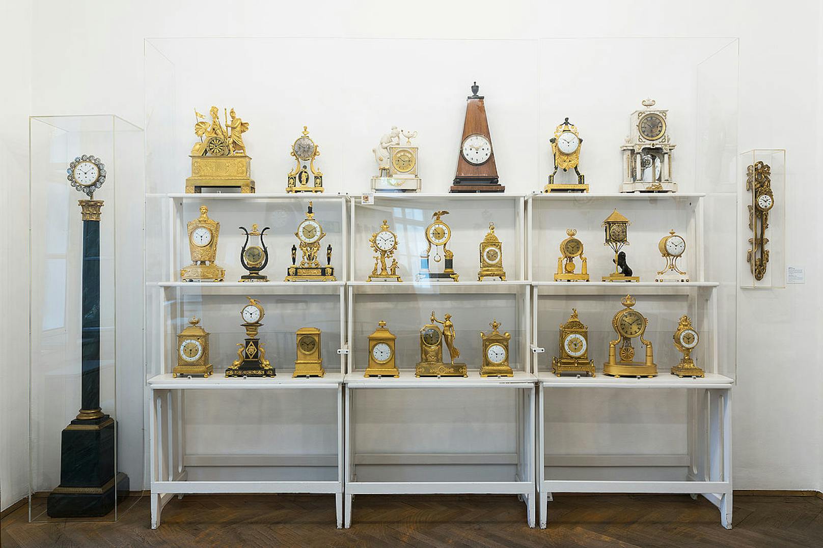 Einen Einblick in die Welt der Zeitmesser gibt das Uhrenmuseum.