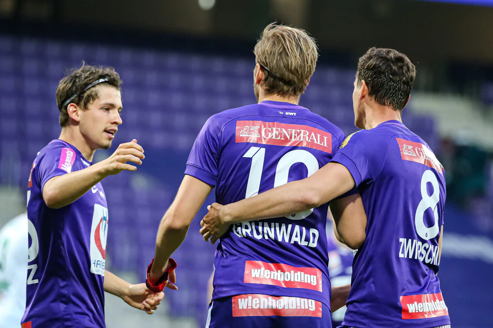 Alexander Grünwald schießt die Austria zum Sieg.