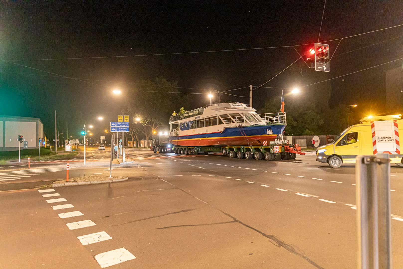 Die Kreuzung in Dornach bei der Autobahnabfahrt musste vorübergehend gesperrt werden.