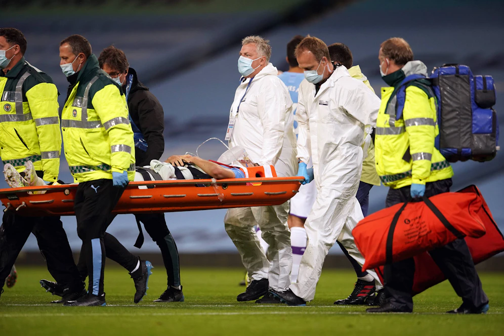 Eric Garcia musste abtransportiert werden. 