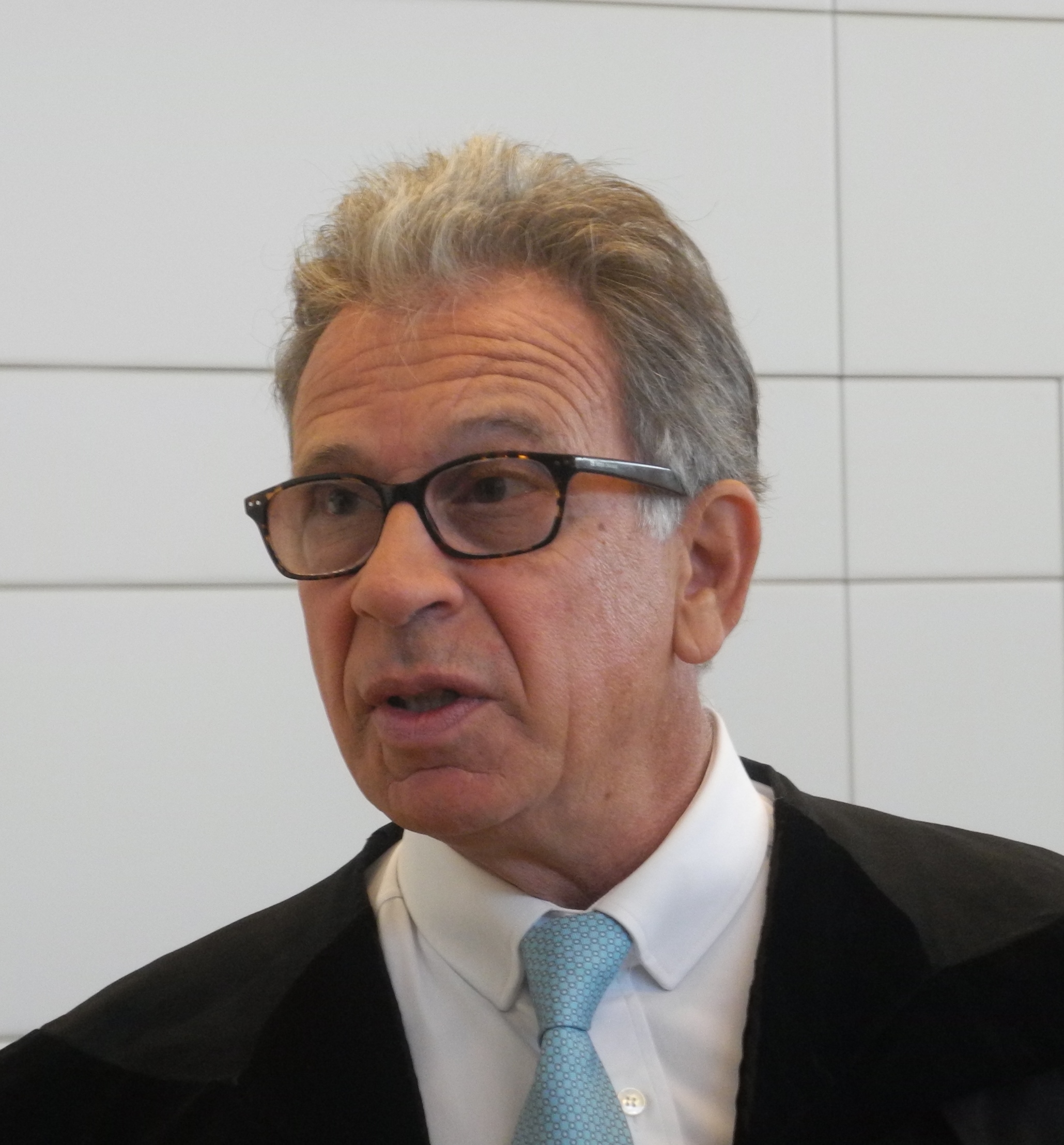 Dr. Farid Rifaat verteidigt den Mann.