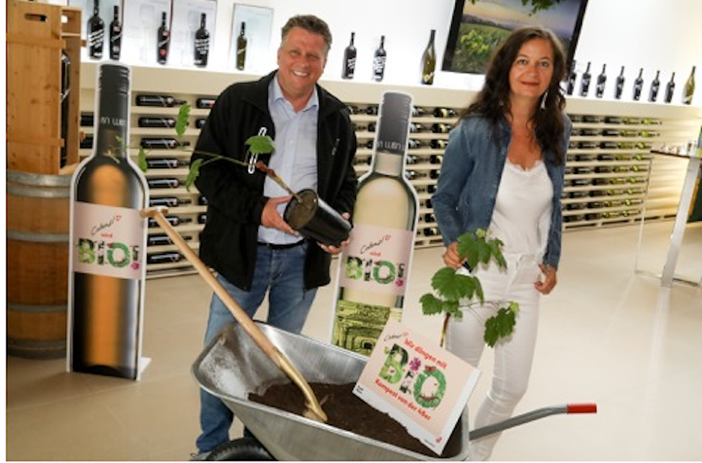 Cobenzl-Weingutleiter Thomas Podsednik und Umweltstadträtin Ulli Sima (SPÖ)