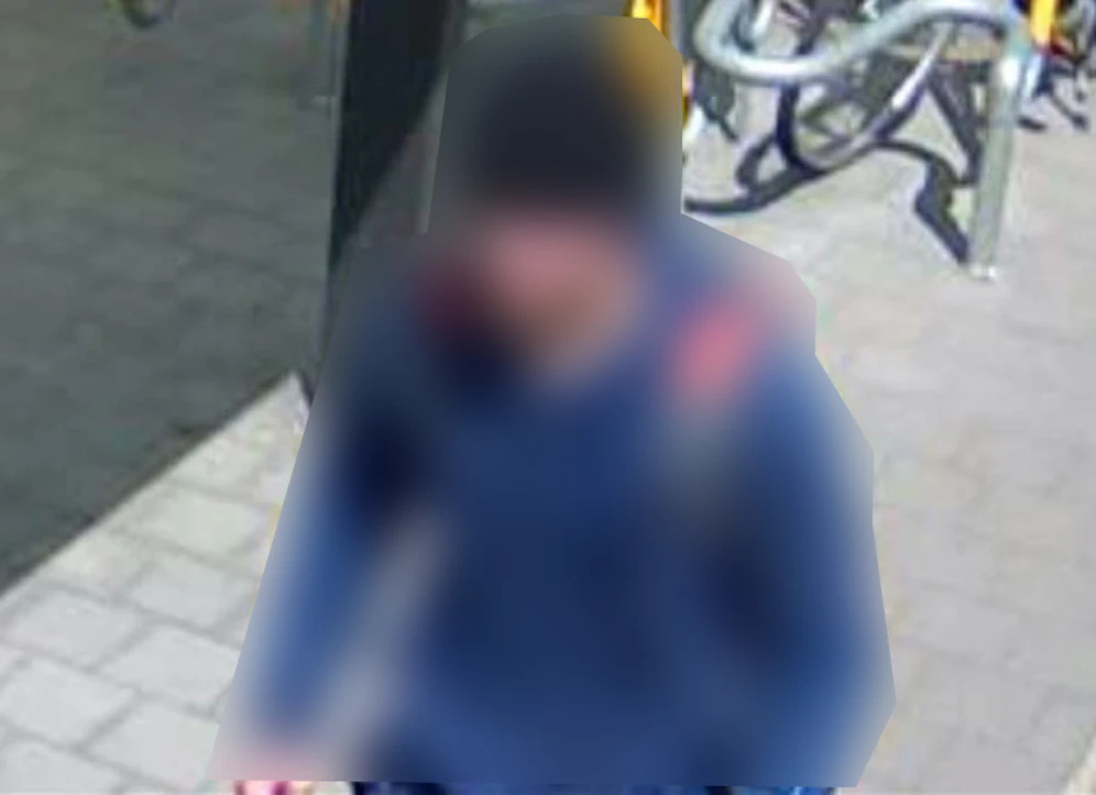 Der Verdächtige am Bahnhof.