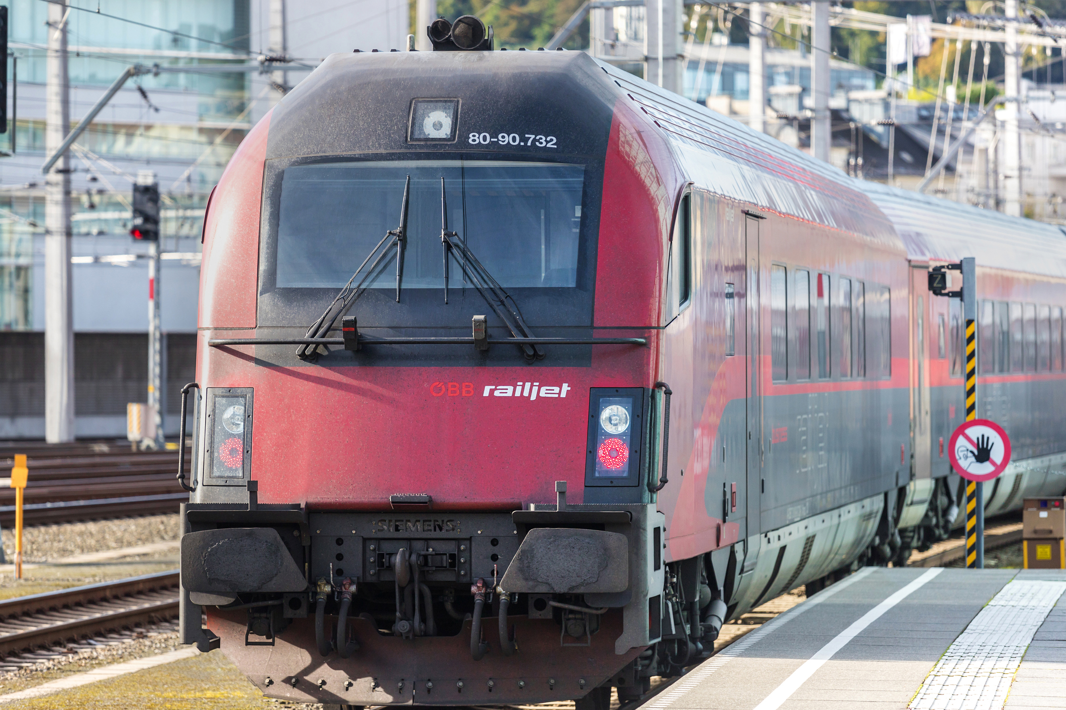 Symbolfoto eines Railjets.