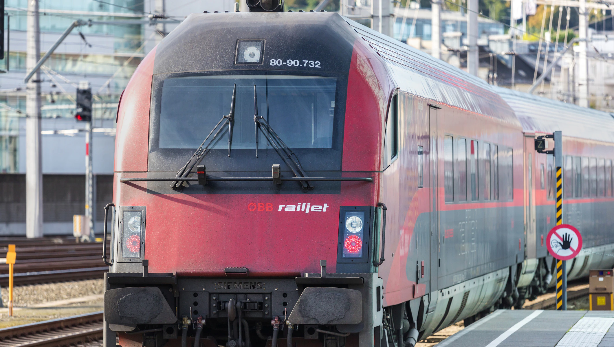 Symbolfoto eines Railjets.