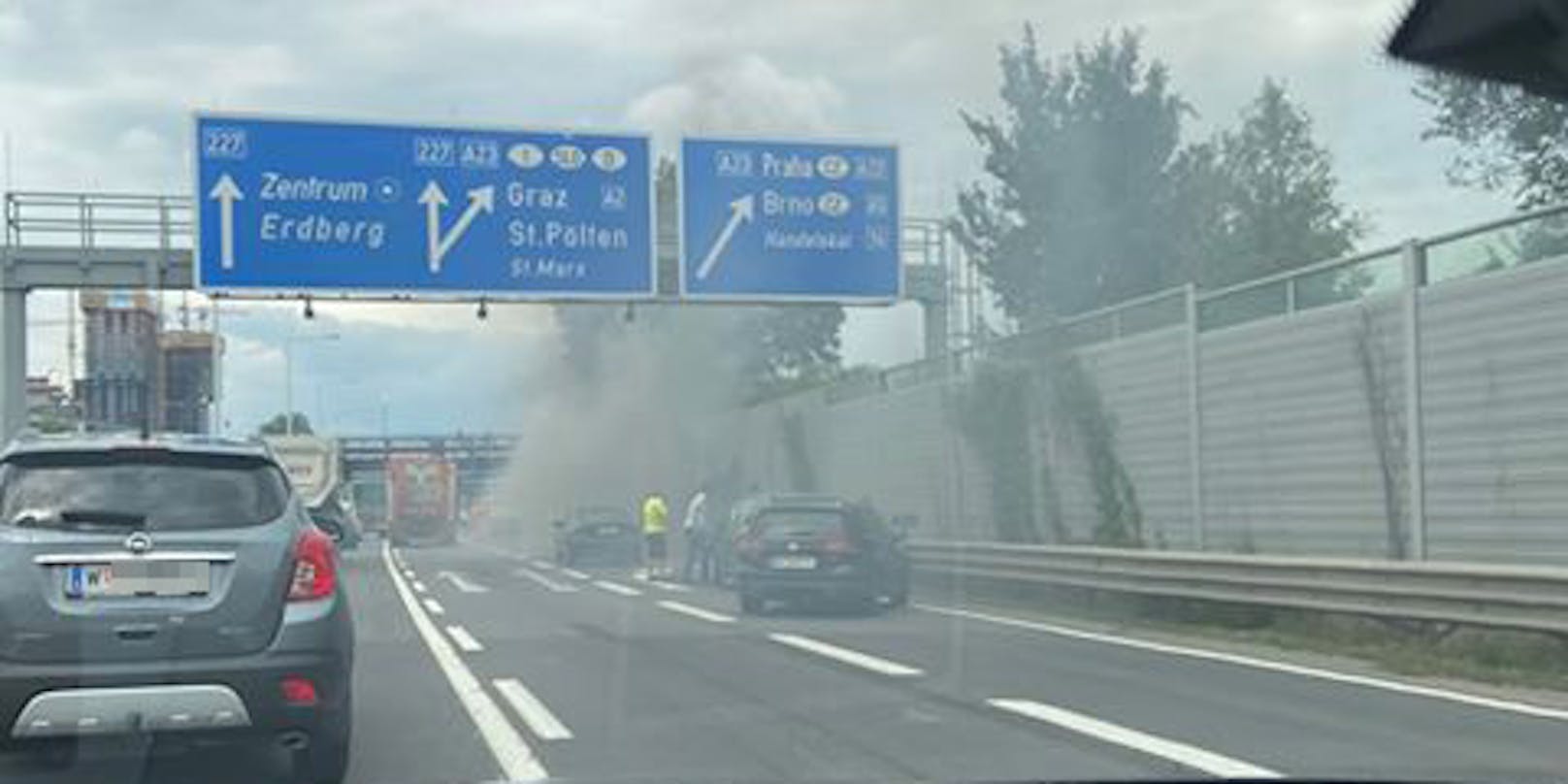 Schwerer Unfall auf der A4 in Wien.