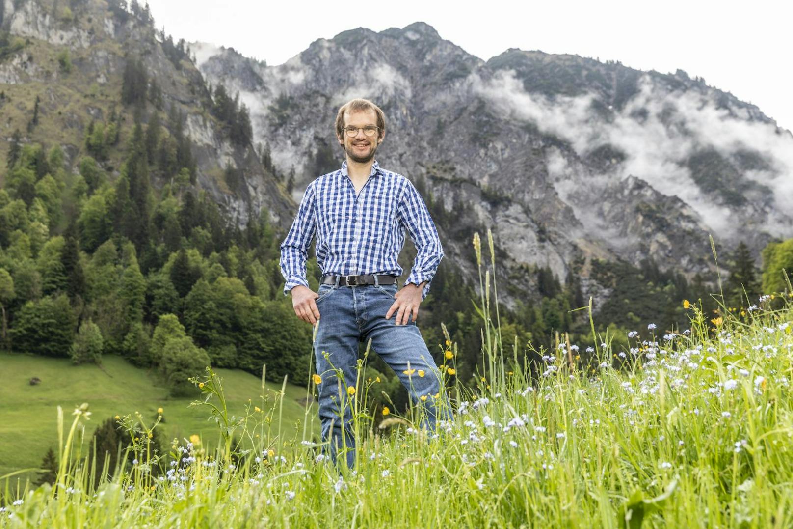 <strong>Thomas </strong>(30): Der "gelassene Bergbauer" aus Vorarlberg.