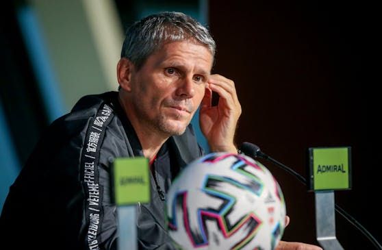 Rapid-Boss Didi Kühbauer attackiert den LASK.