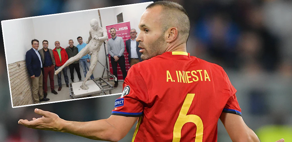 Spannende Skulptur von Andres Iniesta