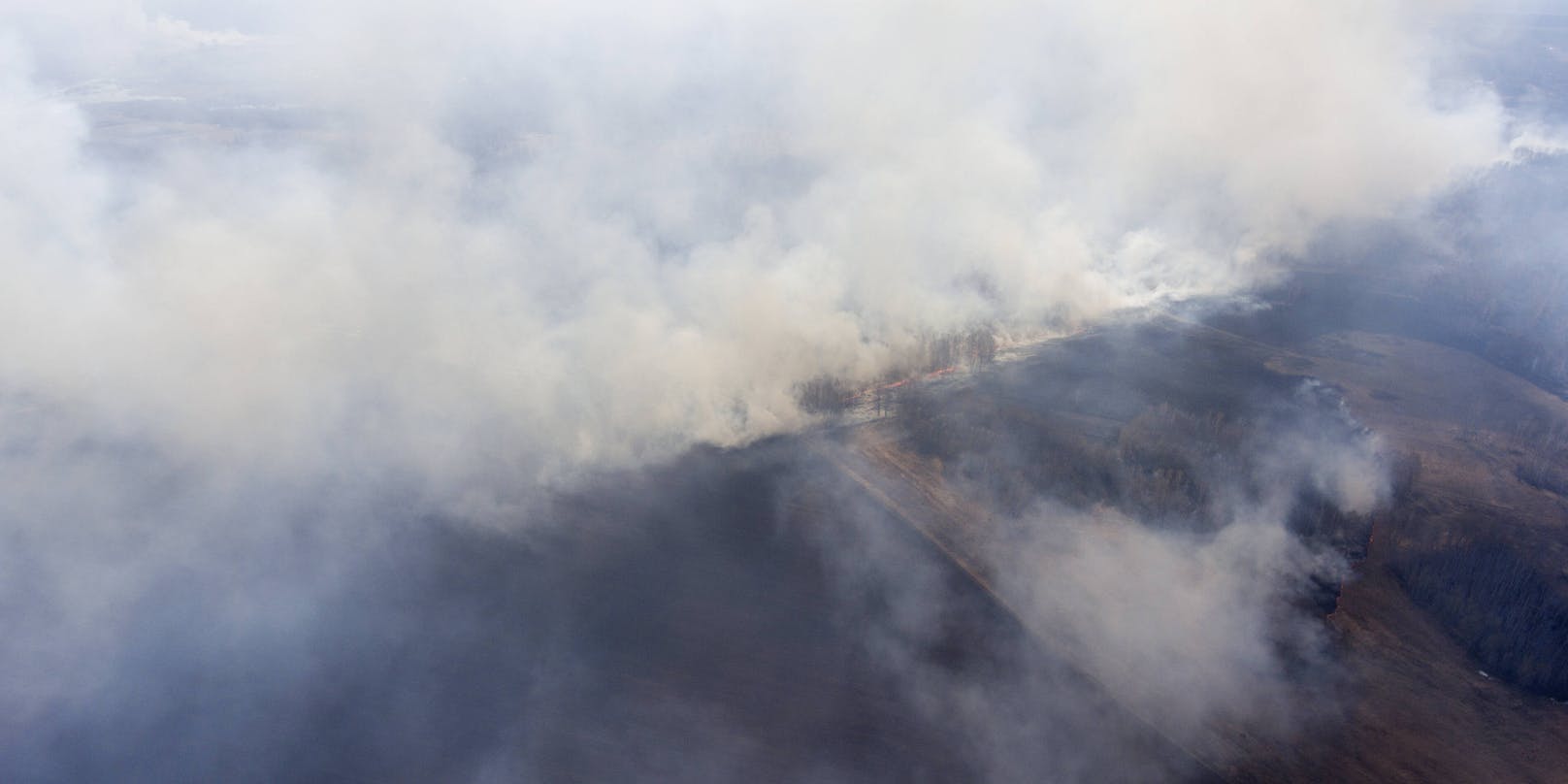 Luftaufnahme eines Flurbrands in der Nowosibirsk-Region Russlands am 23. April 2020. Archivbild