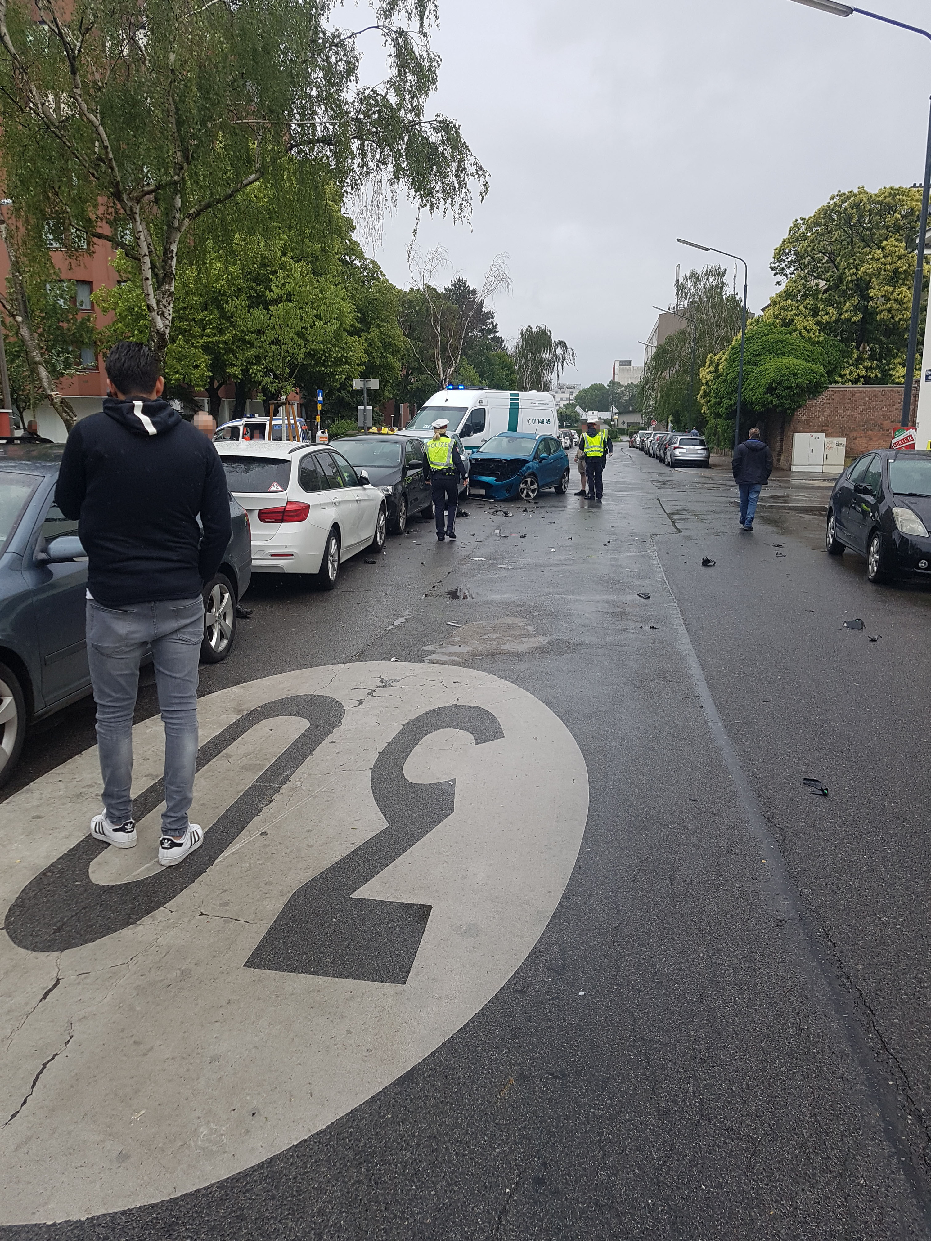 Der Fahrer dürfte die Kontrolle über das Auto verloren haben.