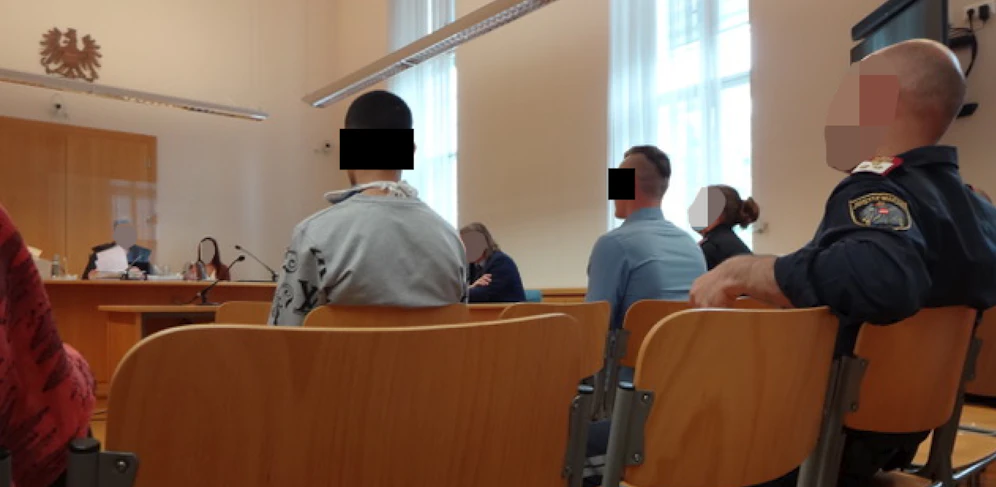 Die beiden Angeklagten vor Gericht