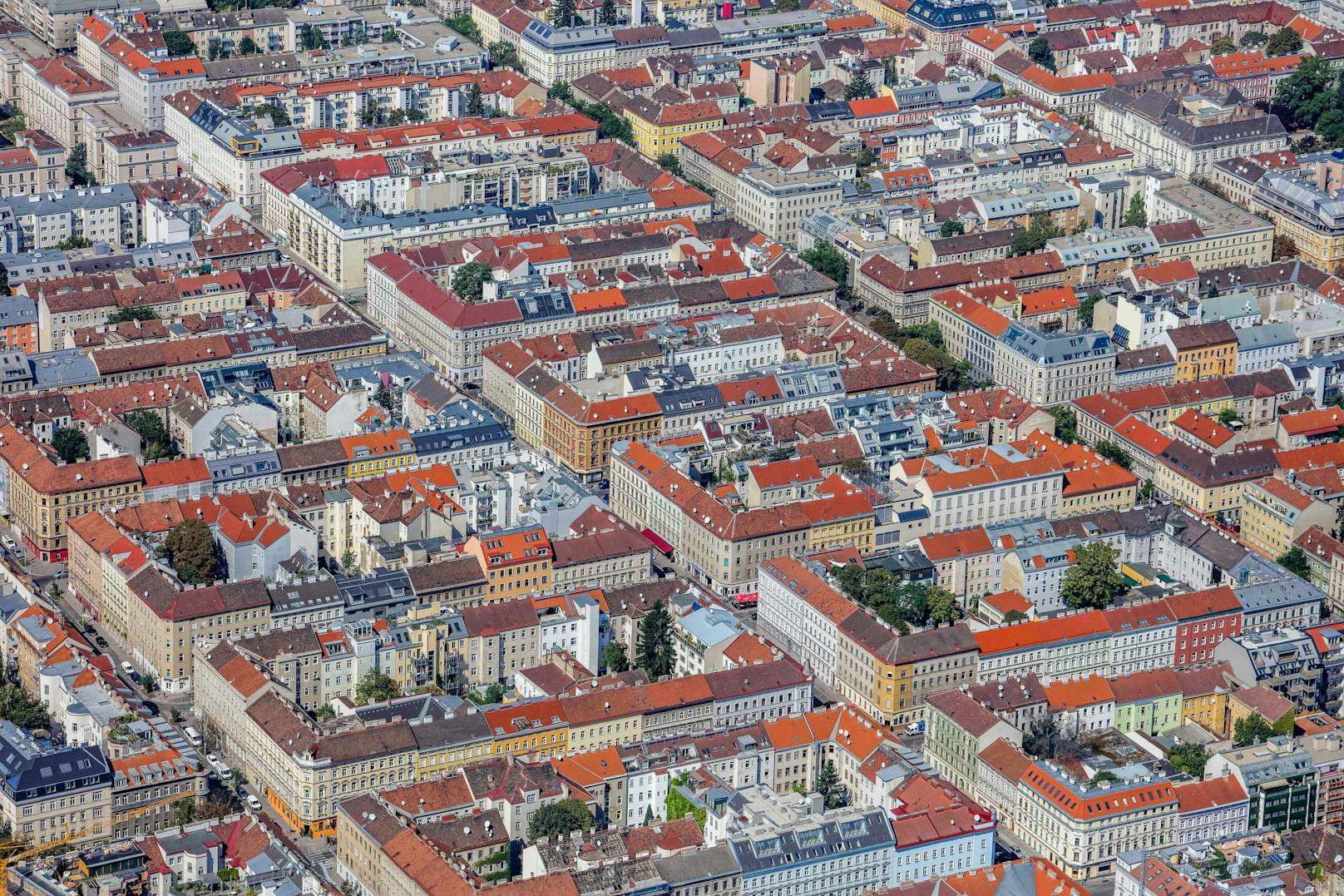 Die "klassische" Gründerzeitenbauten Wiens, hier im Bereich der Koppstraße, Herbststraße und Gablenzgasse in Ottakring.