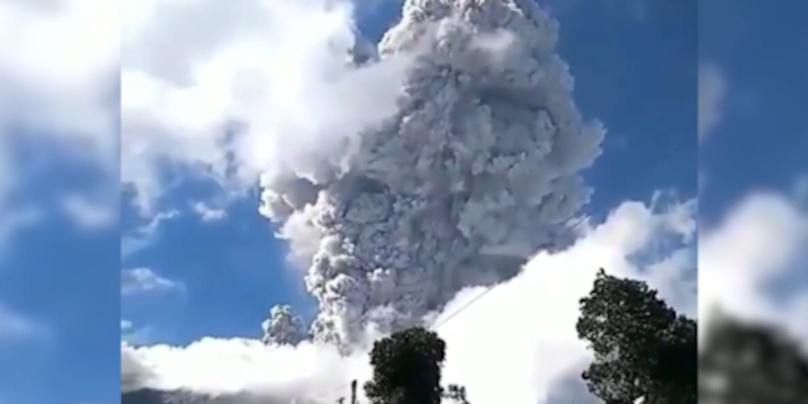 Der indonesische Vulkan Merapi ist am Sonntag erneut ausgebrochen.