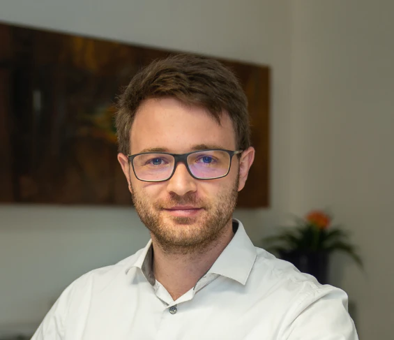 Anwalt Lorenz Kirschner vertritt die beiden Angeklagten.