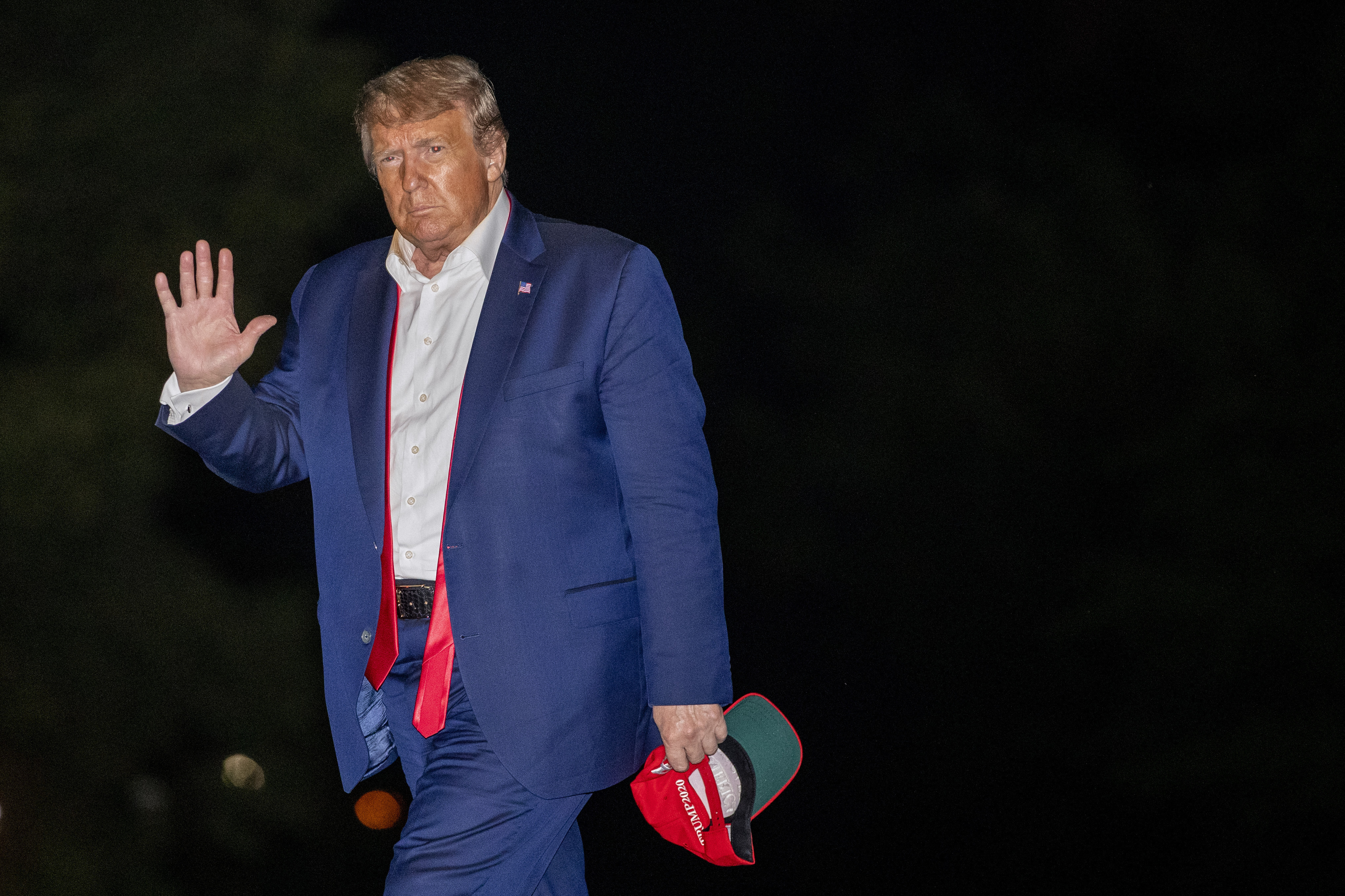 Nach dem gefloppten Wahlkampf-Start in Tulsa war US-Präsident Donald Trump bei seiner Rückkehr ins Weiße Haus sichtlich niedergeschlagen.