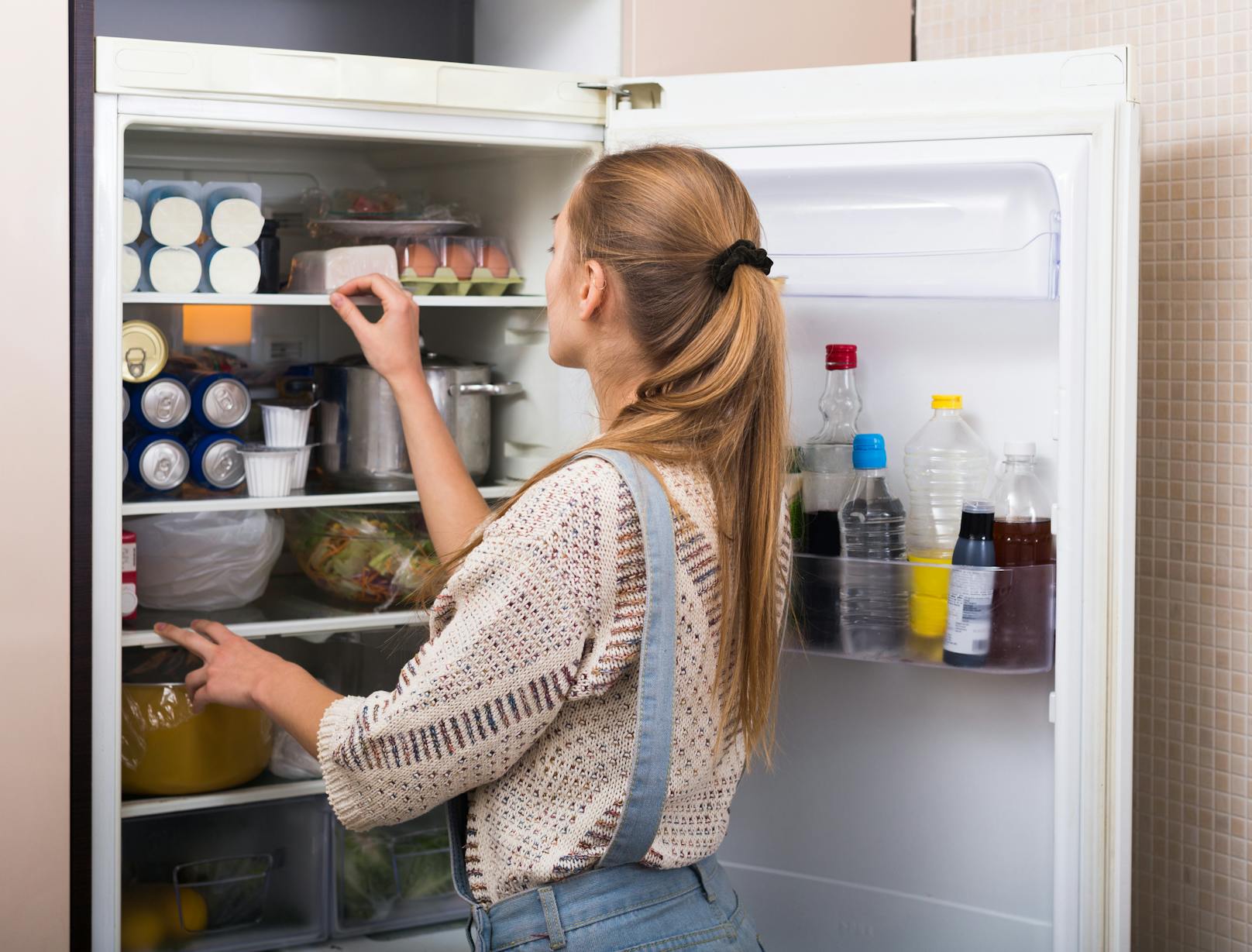 In eurem Kühlschrank herrscht das reinste Chaos? Dann haben wir vielleicht die richtigen Tipps für euch.<br>