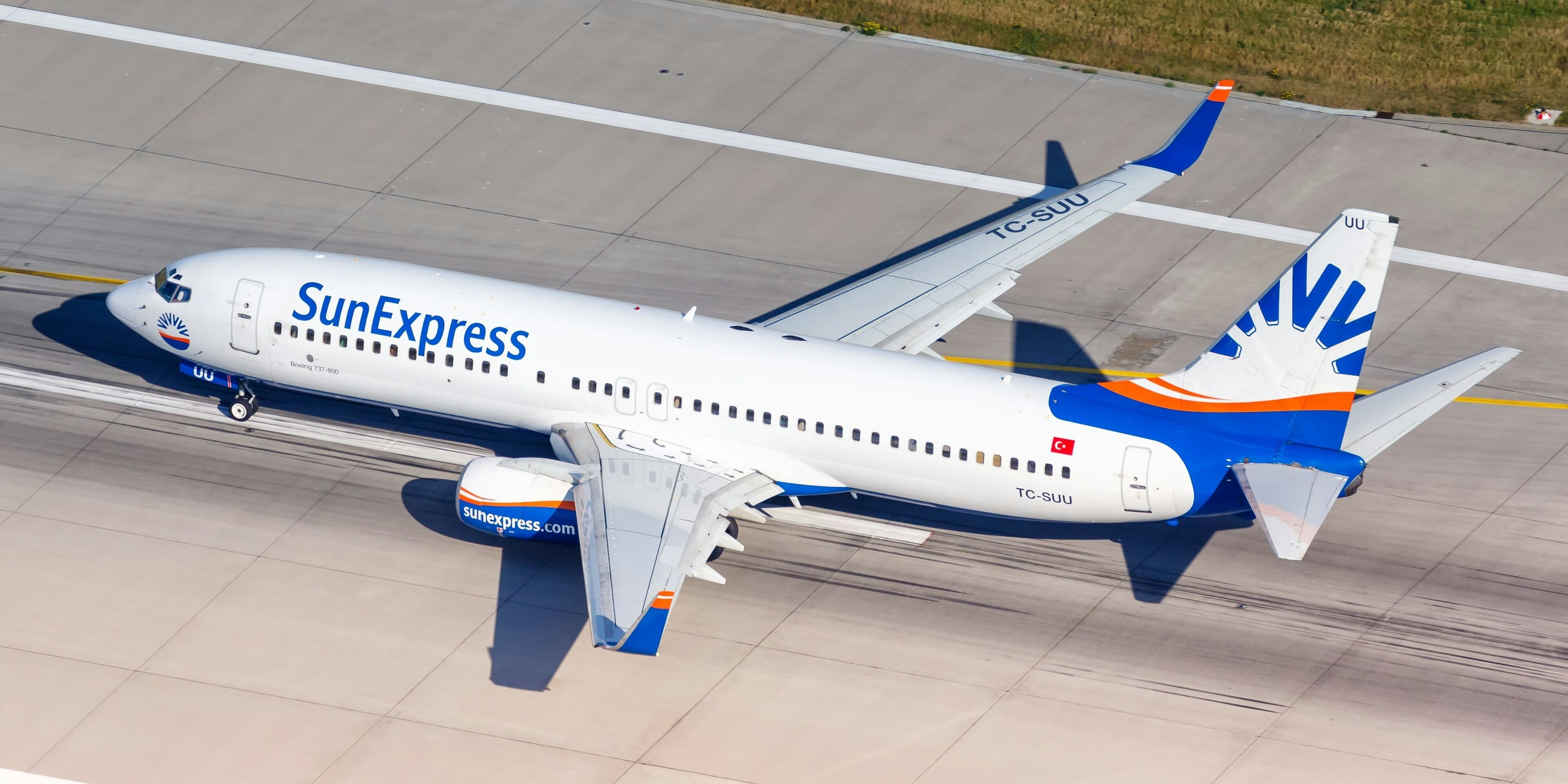 Eine Maschine der türkischen Airline Sun Express am Flughafen Stuttgart am 2. September 2016