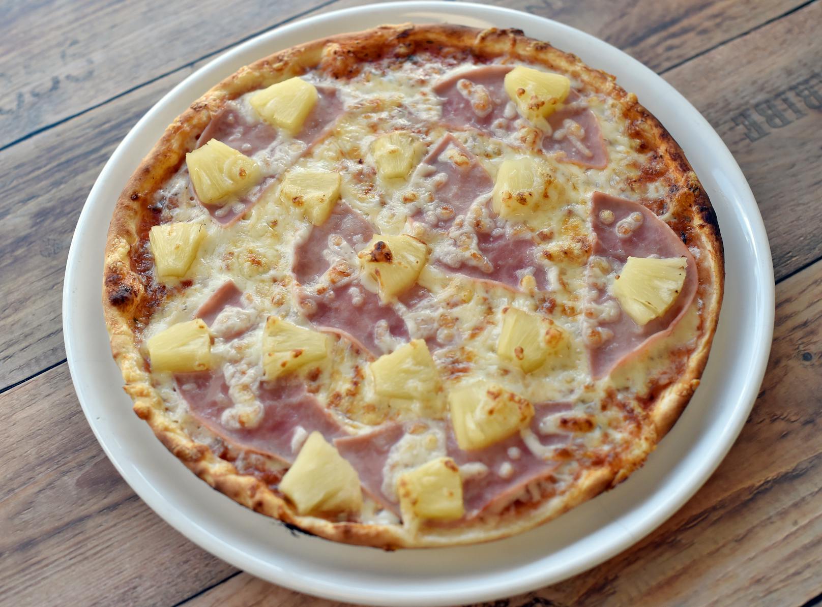 Über die Pizza Hawaii wird kontrovers diskutiert.