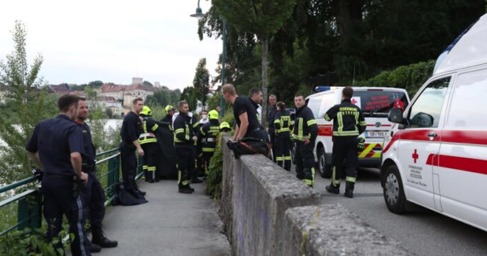 Großaufgebot der Einsatzkräfte, weil ein 23-Jähriger in die Enns sprang.