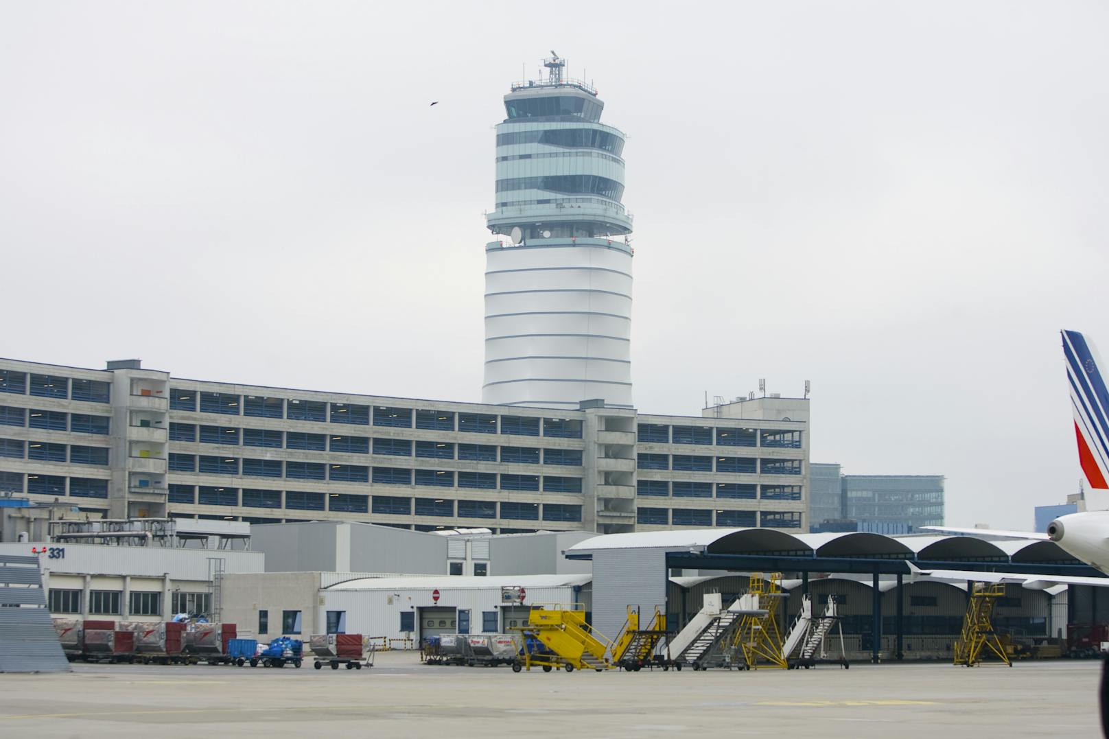 Der Flughafen Wien-Schwechat war das Ziel vieler Dauerparker in Kaiserebersdorf.