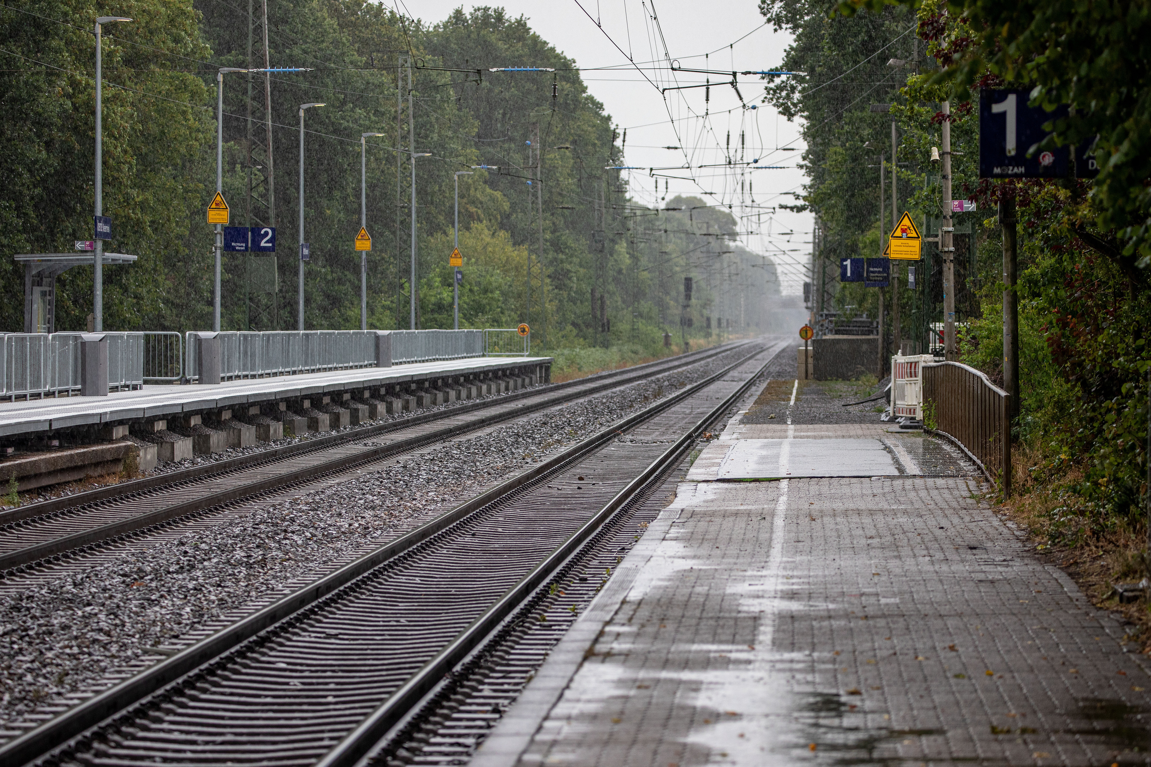 Der Mann wurde auf den Gleisen vom Zug erfasst und starb.
