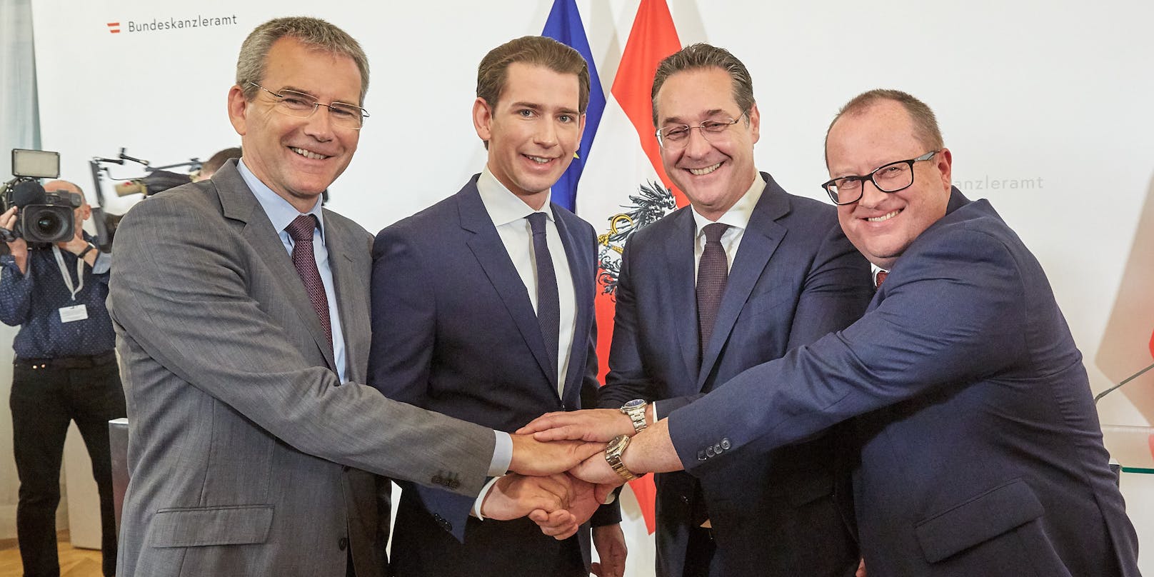(v.l.)Ex-Finanzminister Hartwig Löger, Kanzler Sebastian Kurz (beide ÖVP), Ex-Vizekanzler Heinz-Christian Strache (Ex-FPÖ), Staatssekretär Hubert Fuchs (FPÖ)