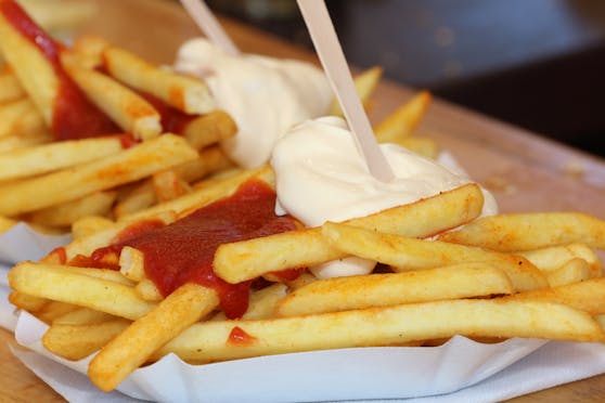 Im Freibad schmecken die Pommes besonders gut. Aber wieso?