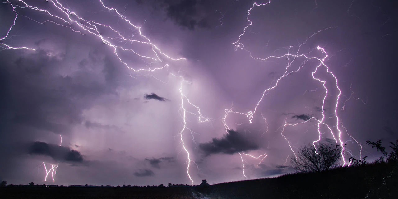 Auf Sommer-Hitze folgen jetzt heftige Gewitter - Vimarsana News