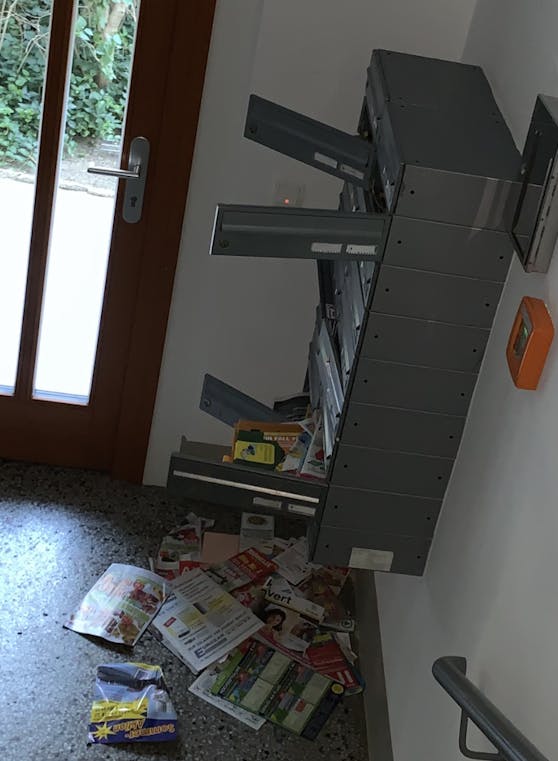 Noch immer werden Postkästen, gewaltsam aufgebrochen, nach den Gutscheinen durchsucht.