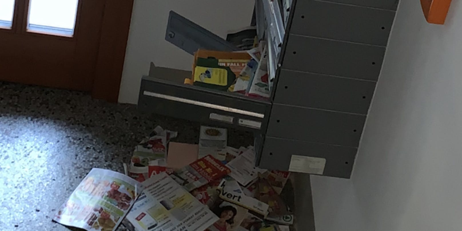 Postkästen werden gewaltsam aufgebrochen und nach den Gastro-Gutscheinen durchsucht.